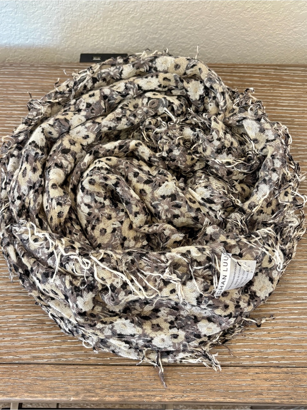 EUC Chan Luu Floral Cashmere Silk Scarf - Picture 4 of 4